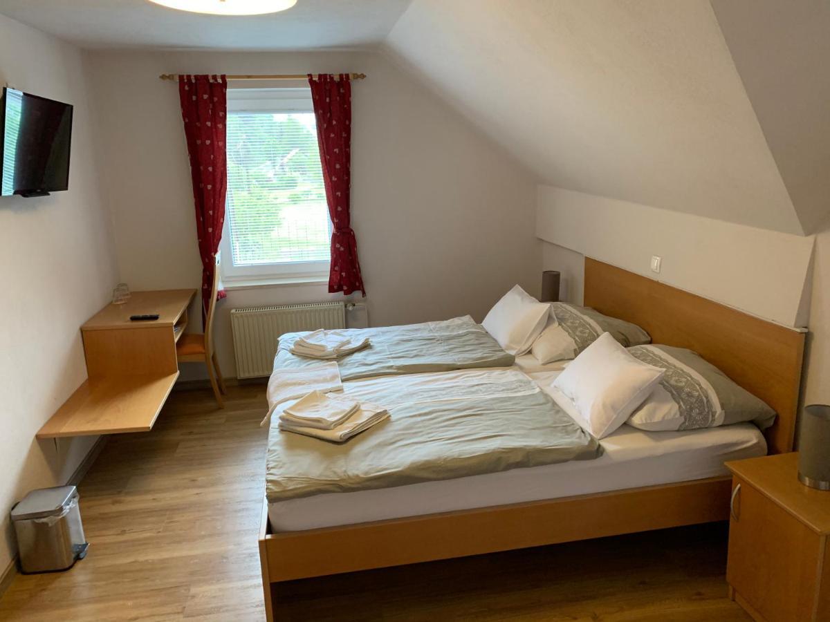 Guesthouse Veranda 莫斯特拉纳 外观 照片