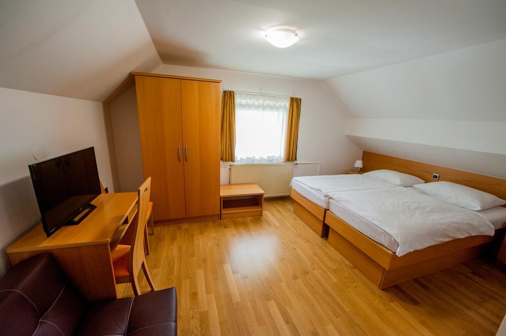 Guesthouse Veranda 莫斯特拉纳 外观 照片