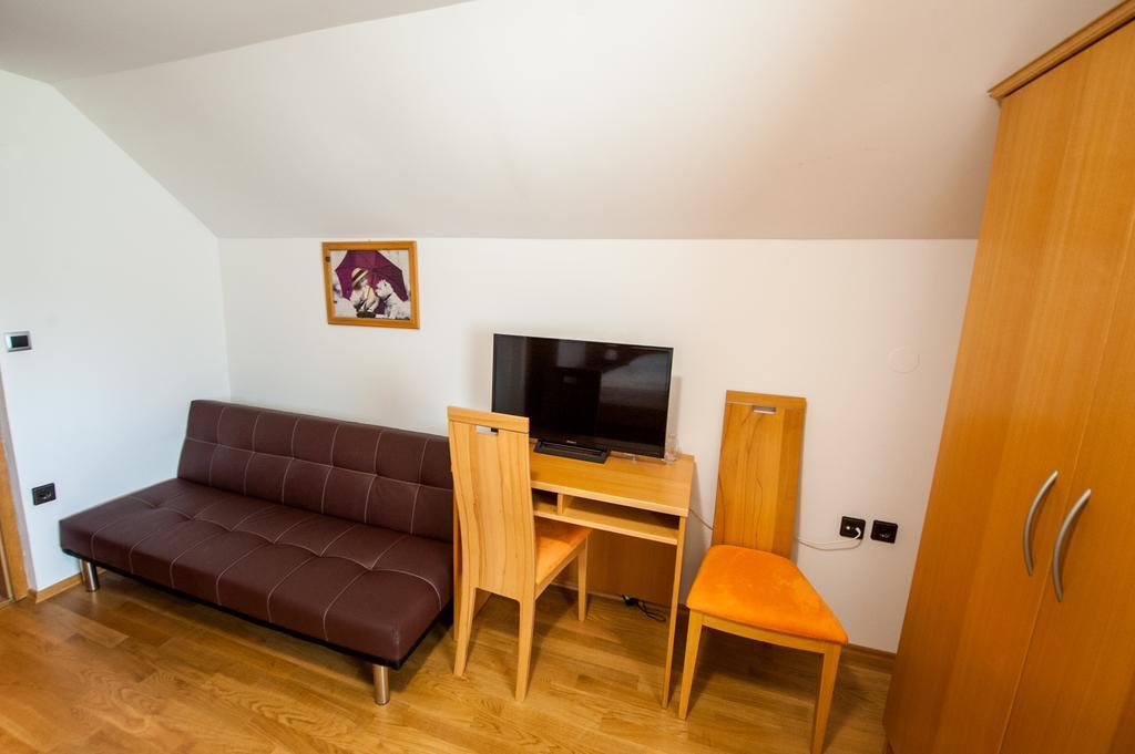 Guesthouse Veranda 莫斯特拉纳 外观 照片